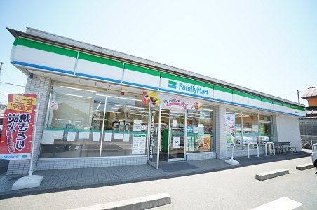 コンビニ　ファミリーマート若葉若松町店（コンビニ）まで487m