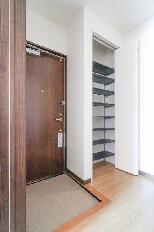 玄関　図面と現状に相違がある場合には現状を優先