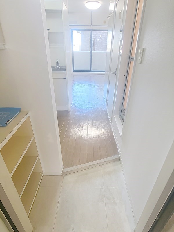 玄関　208号室の写真です