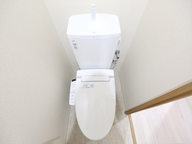 トイレ　温水洗浄暖房便座付トイレ