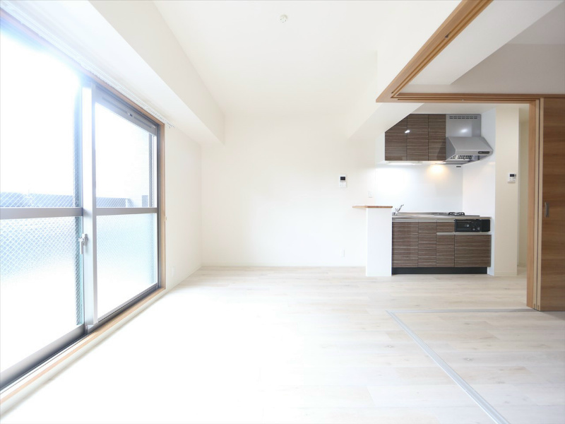 バルコニー　ＬＤＫ12.1帖　システムキッチン　バルコニー