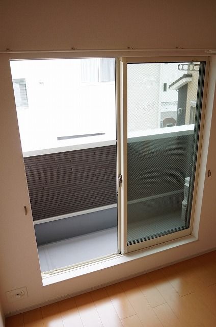 バルコニー　洋室