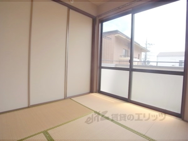 居室・リビング　南向きで明るい室内です