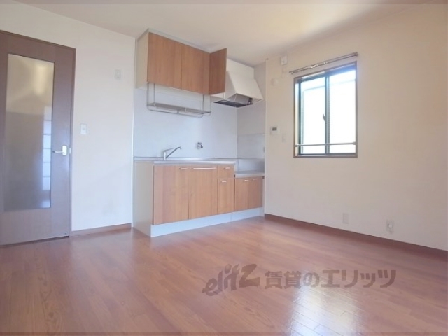 その他　小窓もあり、広々としたダイニングです