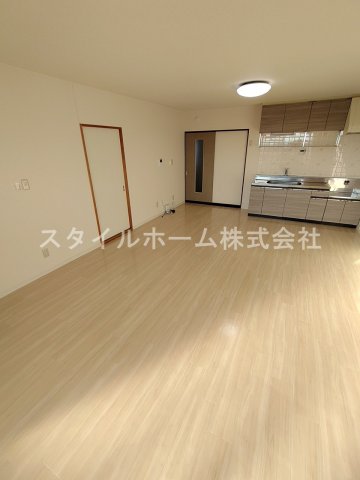 ビラ高千穂の居間写真
