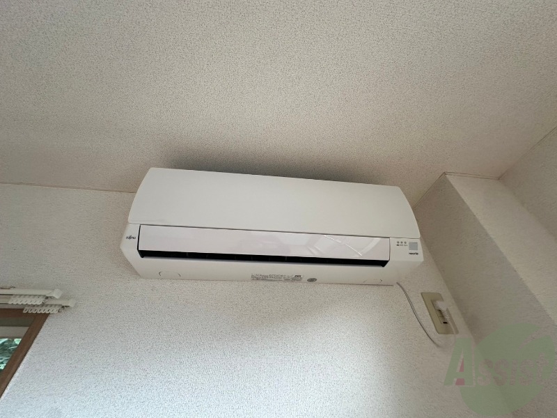 その他設備　リビングのエアコンで暑い日も寒い日も快適に過ごせます