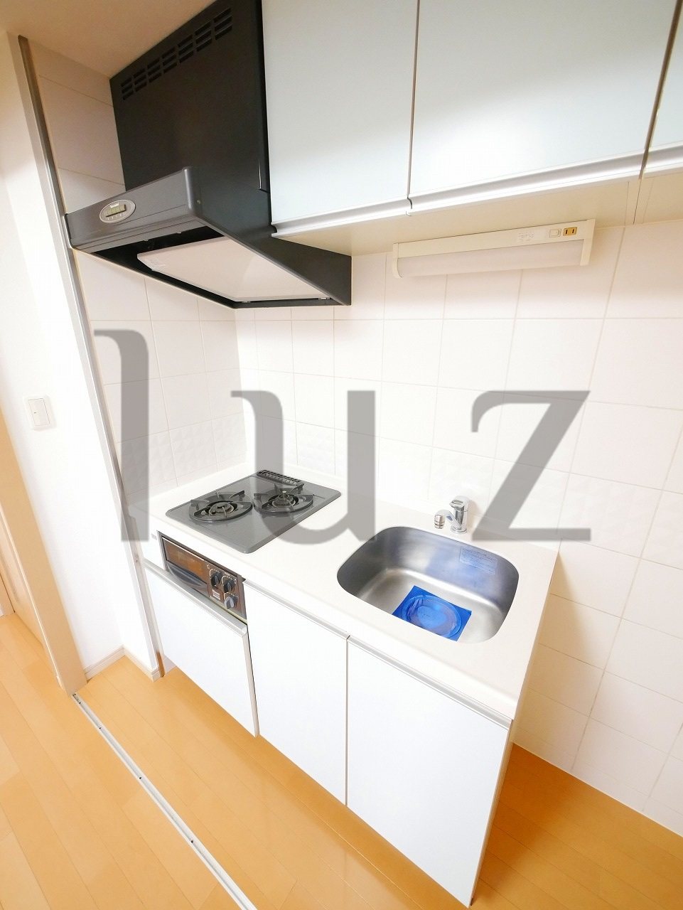 キッチン　2口ガスのシステムキッチン、グリル付です。