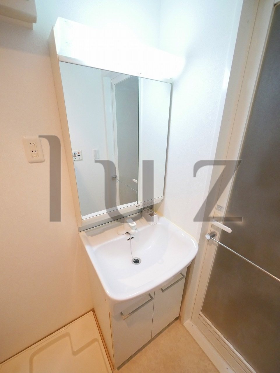 洗面設備　人気の独立洗面台です。