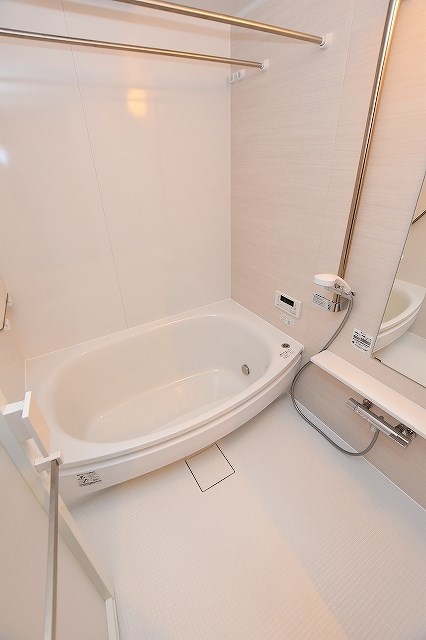 バス・シャワールーム　★追焚機能＆浴室乾燥機付き浴室★