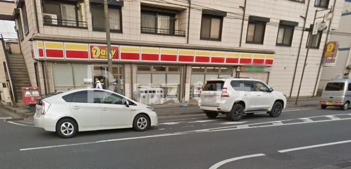 コンビニ　デイリーヤマザキ千葉稲荷町店（コンビニ）まで270m
