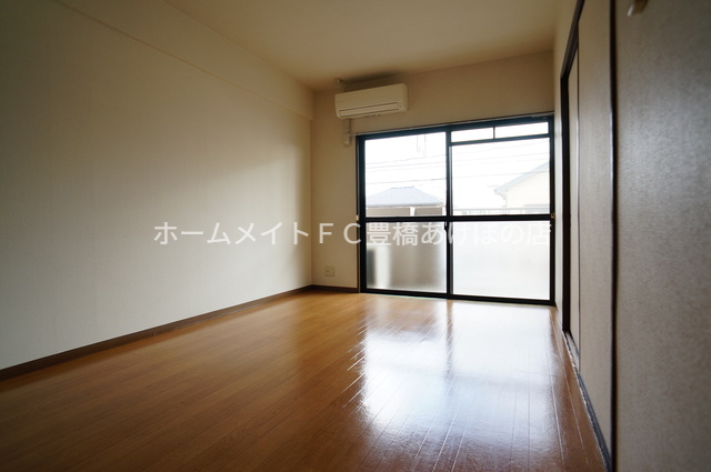 居室・リビング　同型別部屋写真