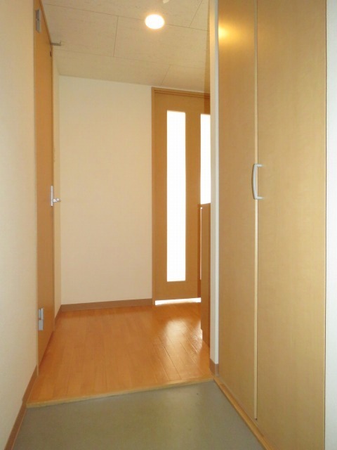 玄関　シューズボックス付きの玄関です☆