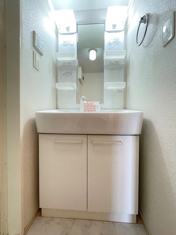 洗面設備　当物件の参考写真です。(同建物の部屋)