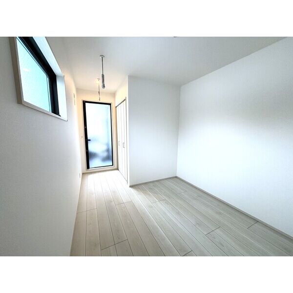 居室・リビング　同型タイプの写真です。現況優先。