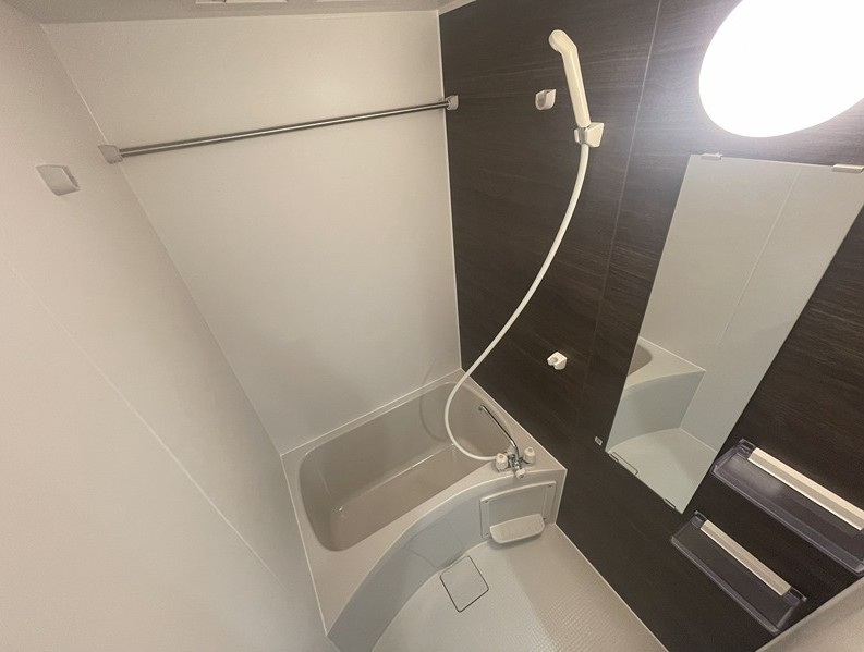 バス・シャワールーム　雨の日でも安心の浴室乾燥機付きです♪