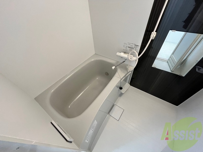 バス・シャワールーム　お風呂になります。一日の疲れを癒してくださいね。