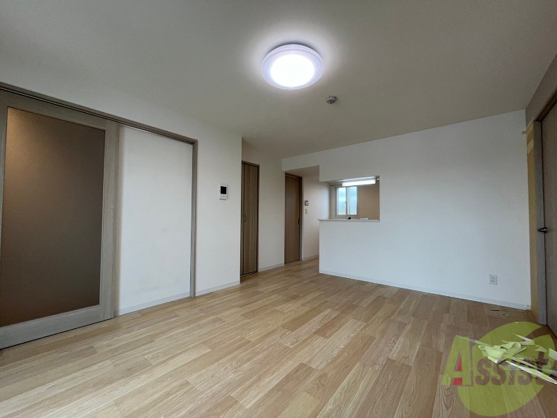 居室・リビング　広くてきれいなリビングです！快適に過ごせそうですね。