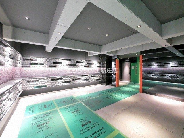 ロビー　駐車場