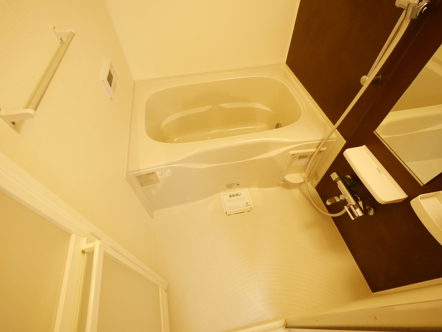 バス・シャワールーム　★追焚機能地付きの浴室です★