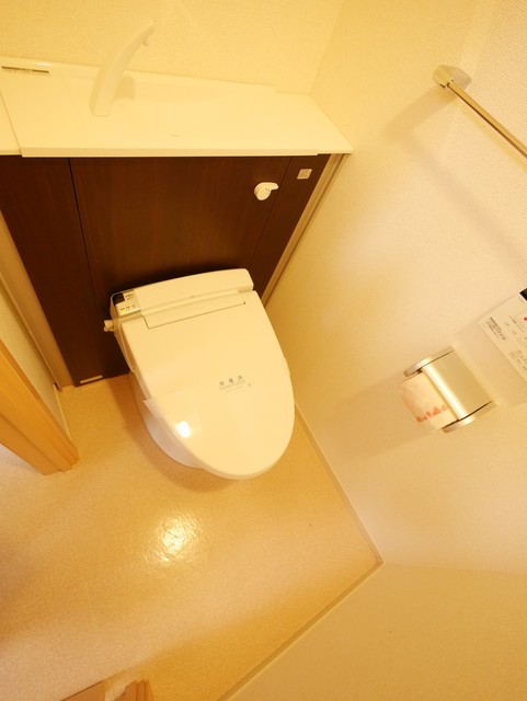 トイレ　★温水洗浄便座付きのトイレです★