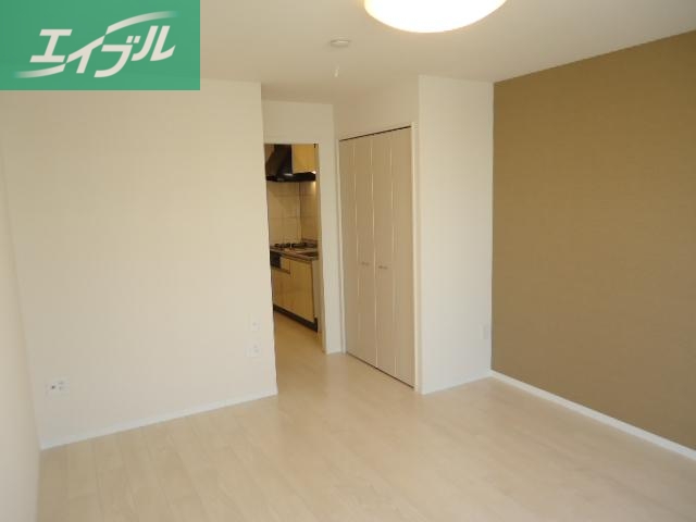 居室・リビング　室内