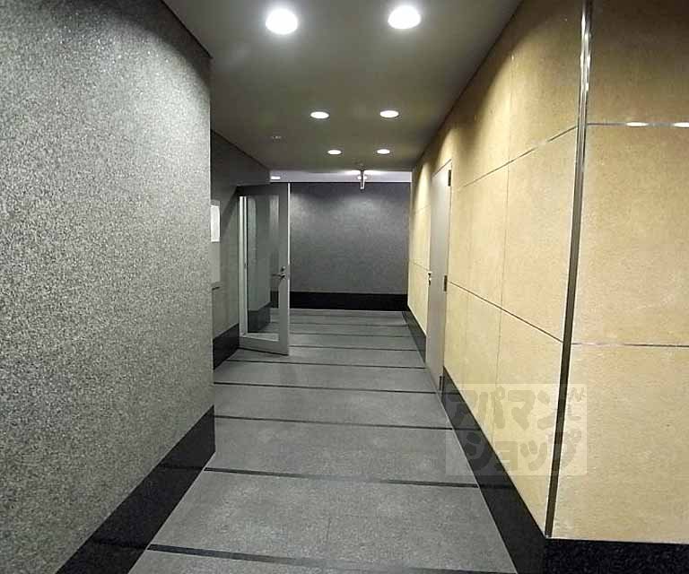 エントランス　スタイリッシュなエントランス