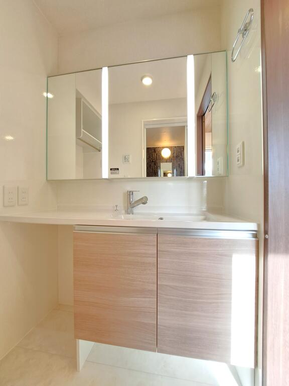 洗面設備　★朝の身支度はこちらで！