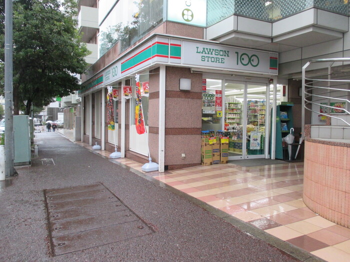 エントランス　ローソンストア100幕張本郷店