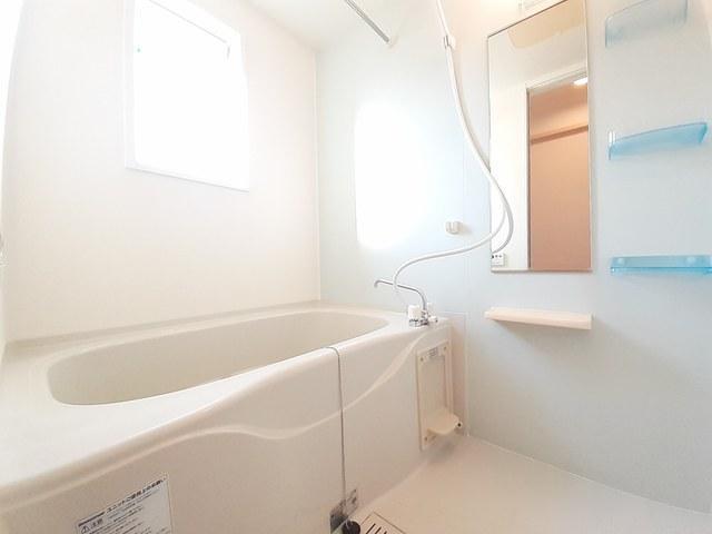 バス・シャワールーム　窓付き広々快適バスルーム♪