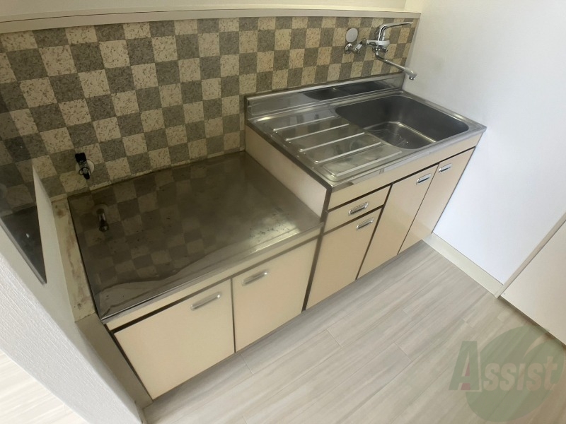 キッチン　キッチンです。一人暮らしなら十分な大きさですね。