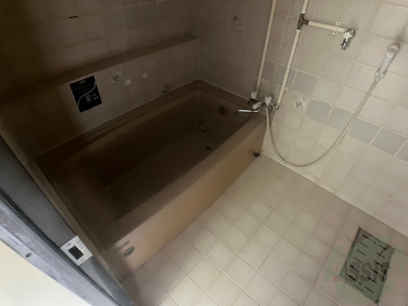 バス・シャワールーム　お風呂になります。一日の疲れを癒してくださいね。