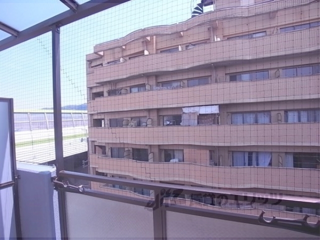 眺望　日当たりの良いベランダです