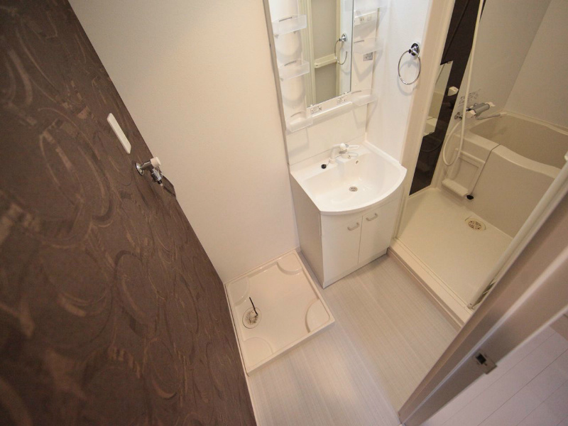 洗面設備　脱衣所　独立洗面台（シャンプードレッサー）洗濯機用意できます