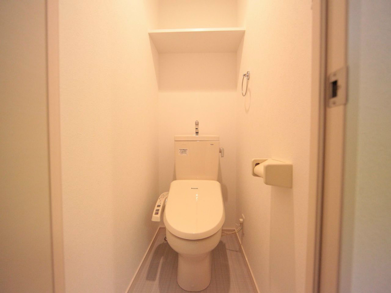 トイレ　温水洗浄暖房便座付トイレ