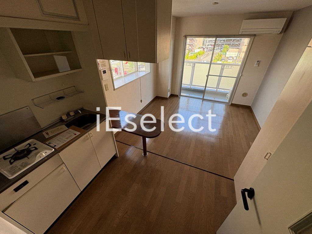 居室・リビング　2面採光の明るいリビング♪