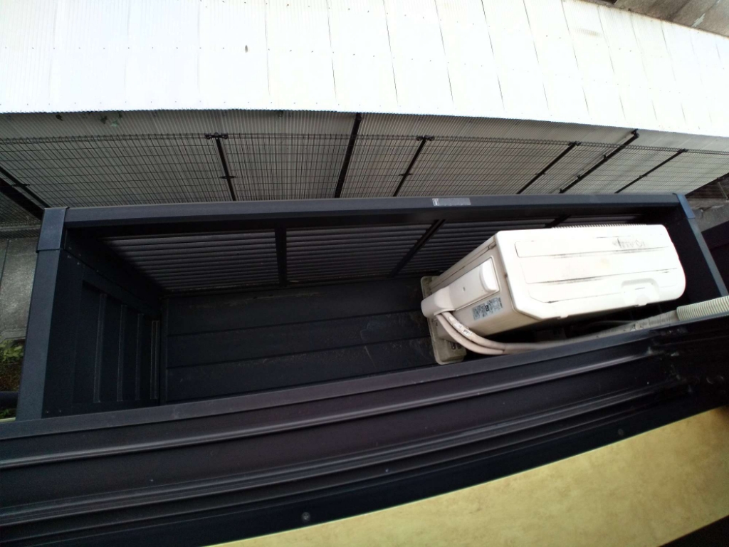 バルコニー　フラワーボックス