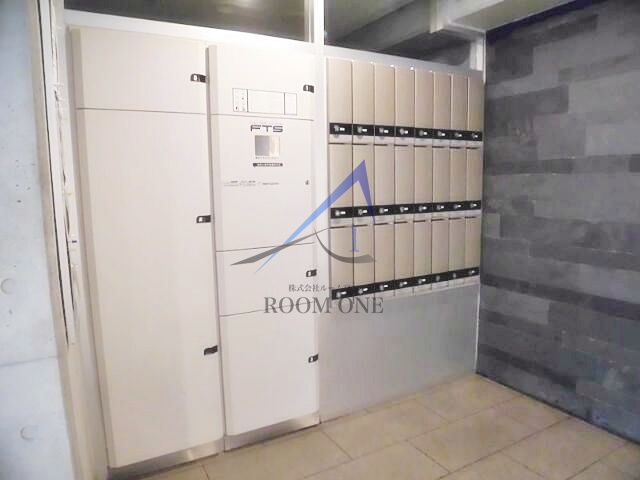 その他共有部分　宅配ボックスと集合ポストです。