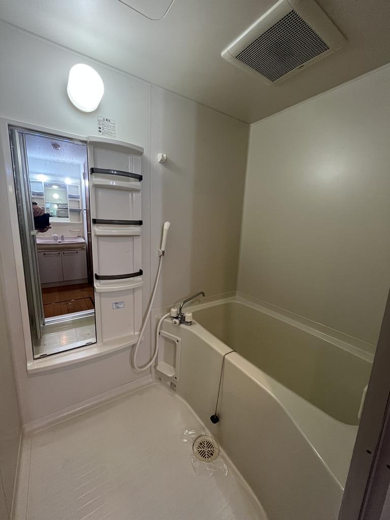 バス・シャワールーム　※入居中につきイメージです