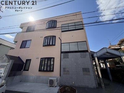 建物外観　敷地内に駐車場あります！