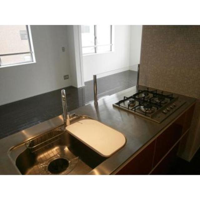 キッチン　※写真は同タイプ住戸です。