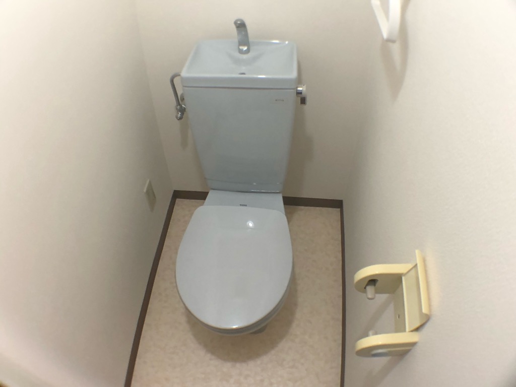 トイレ　コンパクトで使いやすいトイレです☆