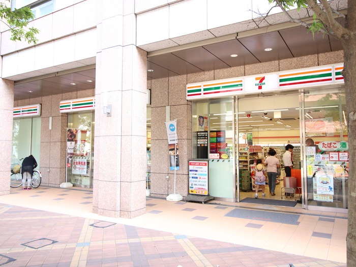 コンビニ　セブンイレブン 港区三田1丁目店（コンビニ）まで50m