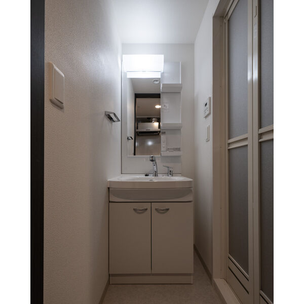 洗面設備　※写真は別室の参考です。現況優先