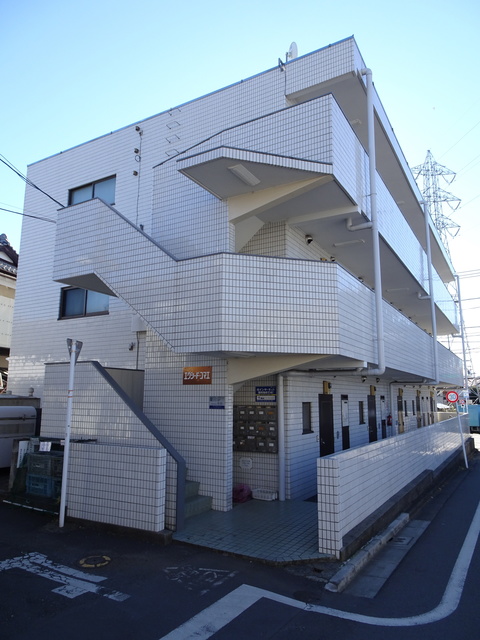 建物外観　小田急線「狛江駅」より徒歩５分の好立地です！