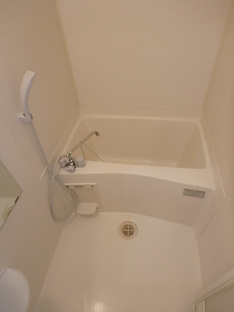 バス・シャワールーム　１日の疲れをバスルームでゆっくりと…。