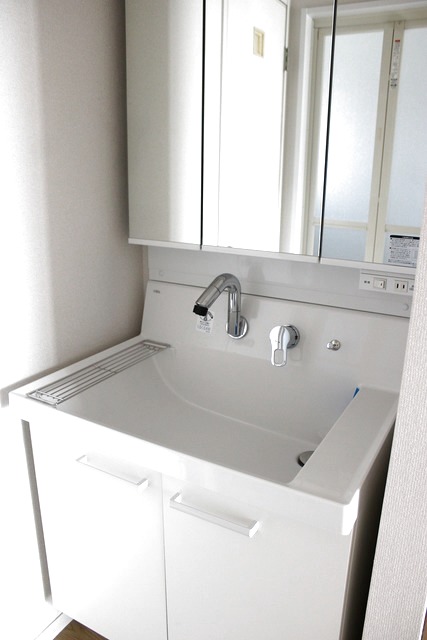 洗面設備　内見・ご案内できます。ご一報ください。