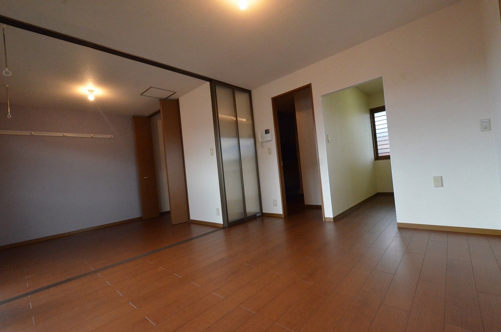 居室・リビング　エアコン付きで初期費用を抑えられます♪