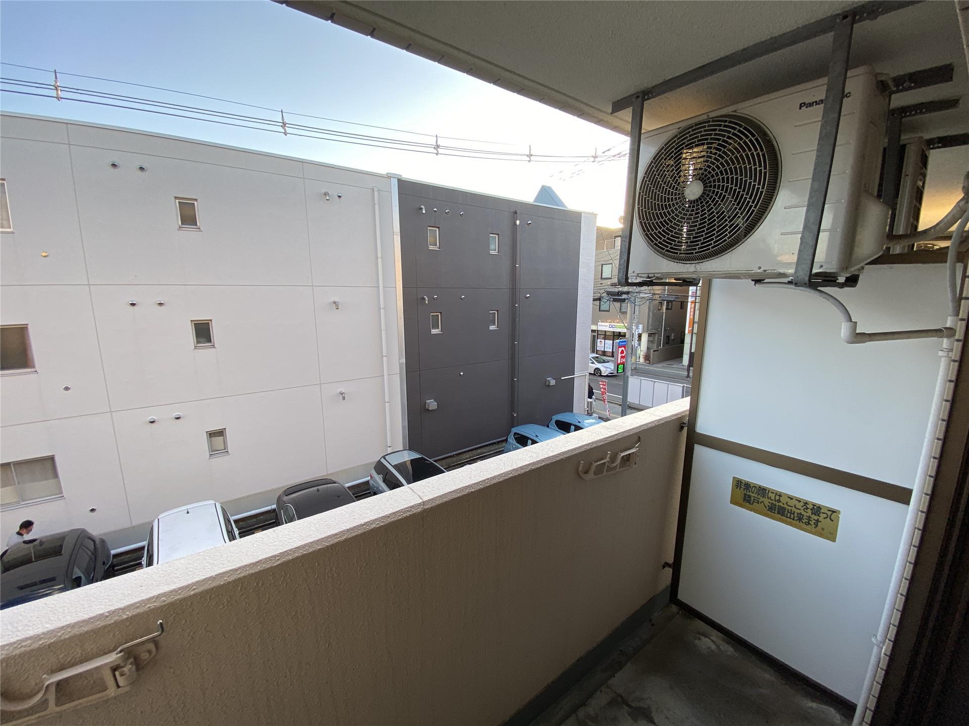 バルコニー　洗濯物が干せるバルコニーです