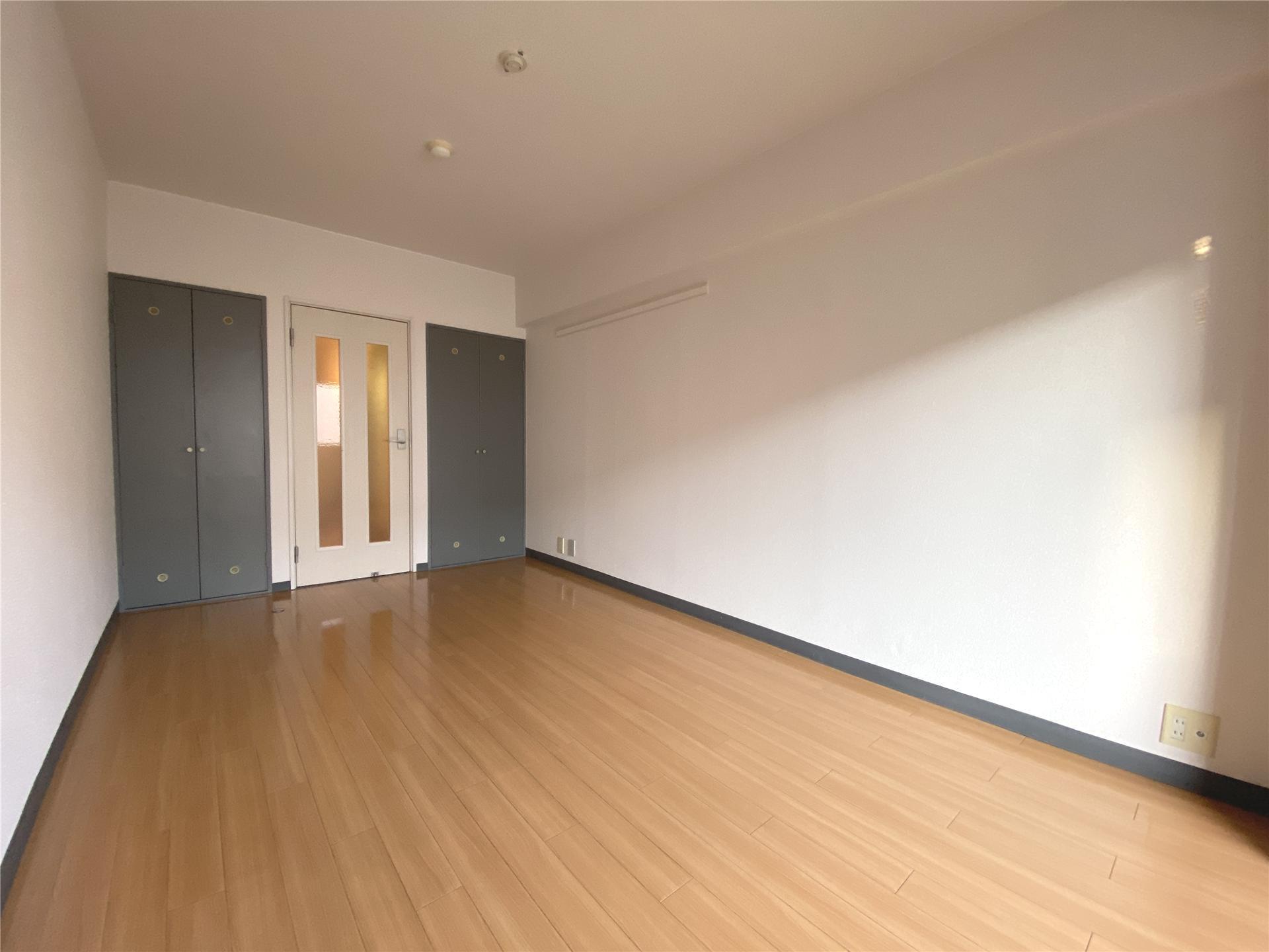 居室・リビング　７帖の洋室です