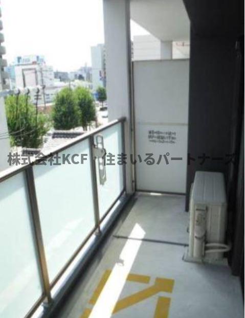 バルコニー　外からの目が気にならないバルコニーで洗濯物が干せます